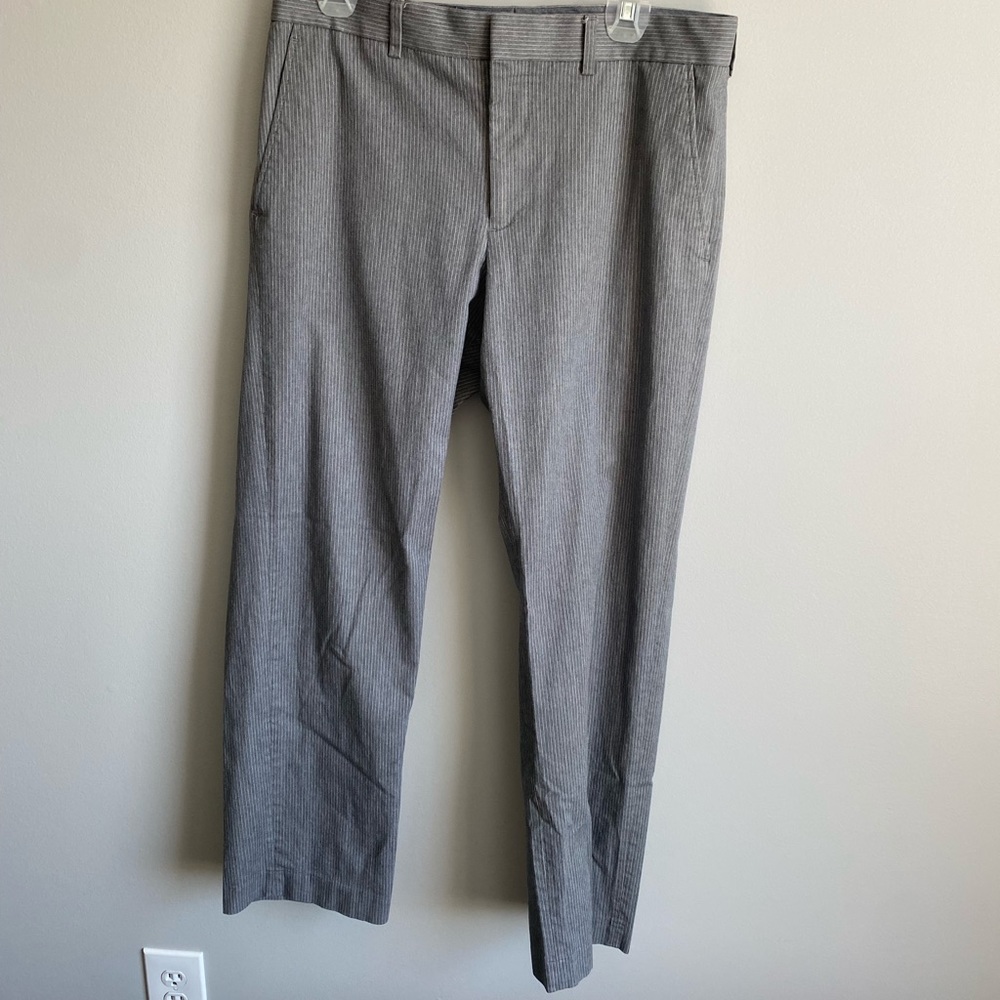 Express Men’s Gray Pinstripe Dress Pant size 33/32